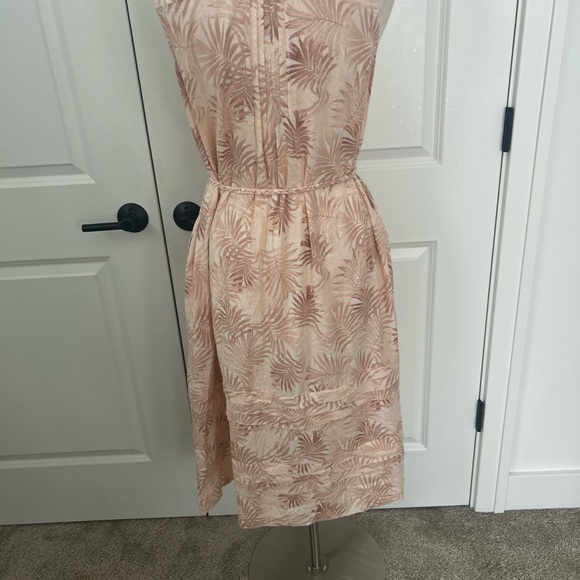 $198 FAHERTY size M Linen Blend Palm Print Sleeveless Midi Dress Pintucked - Picture 7 of 8